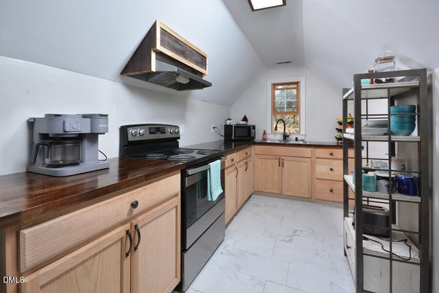 240 Coachlight Trail, Burlington, NC 27215