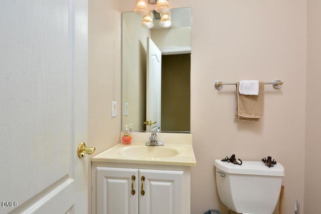 240 Coachlight Trail, Burlington, NC 27215