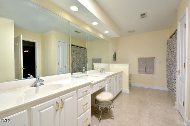 240 Coachlight Trail, Burlington, NC 27215