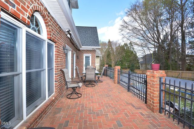 240 Coachlight Trail, Burlington, NC 27215