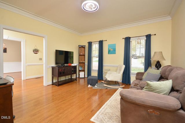 240 Coachlight Trail, Burlington, NC 27215