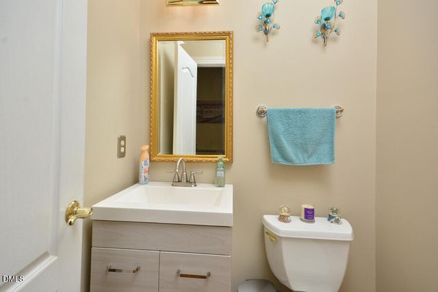 240 Coachlight Trail, Burlington, NC 27215