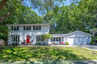 2240 Pleasant Hill Drive, Norton Shores, MI 49441