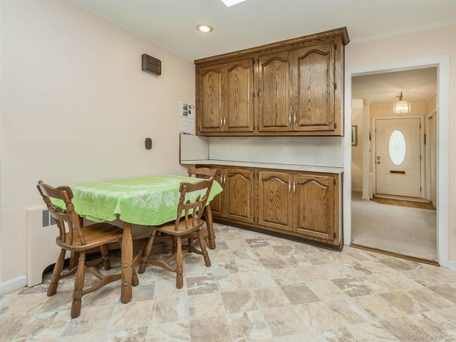 38 Pell Terrace, Garden City, NY 11530