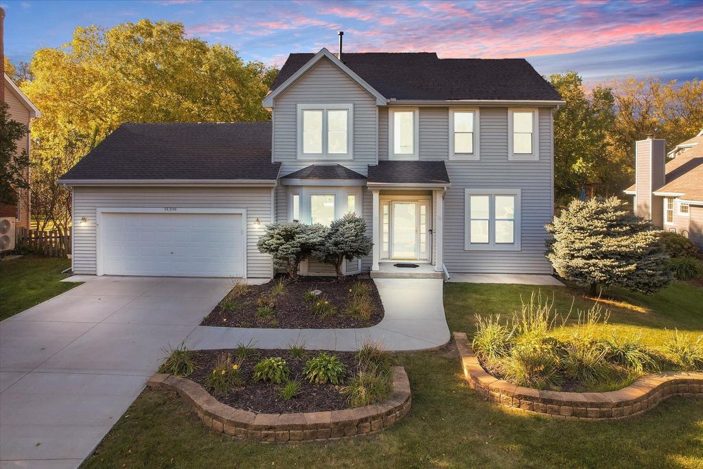16996 Hanover Lane, Eden Prairie, MN 55347