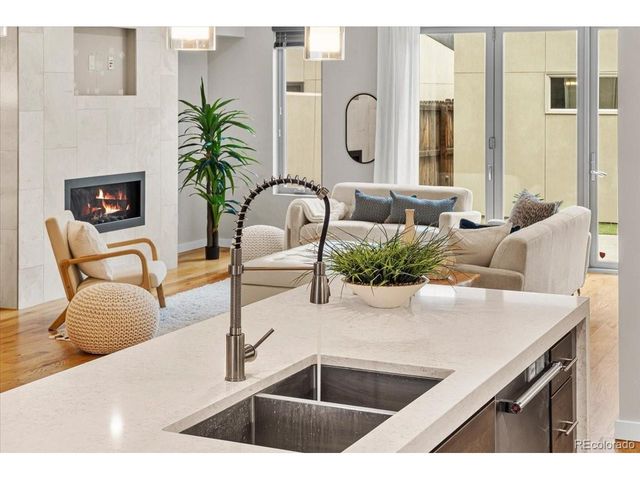 2930 S Lincoln St, Englewood, CO 80113