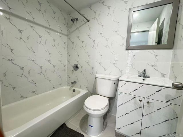 70-40 45th Avenue 3c, Woodside, NY 11377