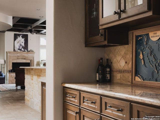 810 Garraty Hill, Terrell Hills, TX 78209