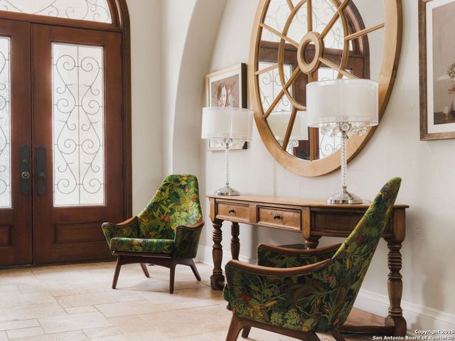 810 Garraty Hill, Terrell Hills, TX 78209