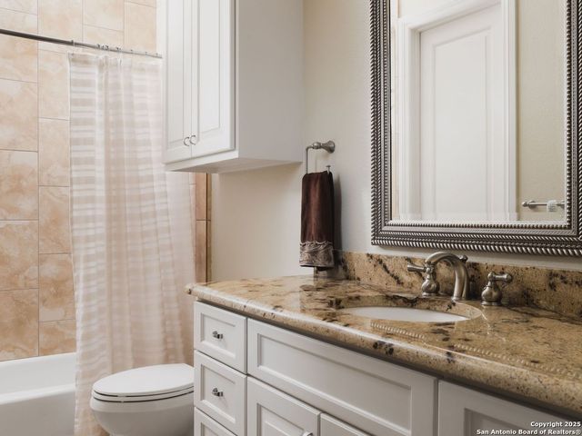 810 Garraty Hill, Terrell Hills, TX 78209