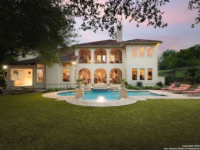 810 Garraty Hill, Terrell Hills, TX 78209