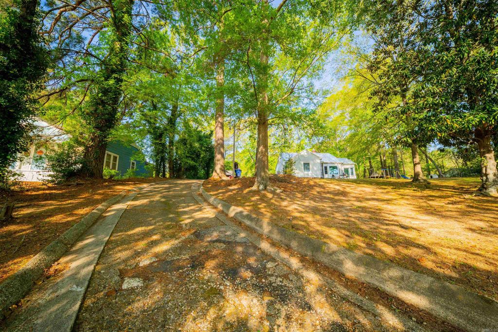 458 Cash Road, Camden, AR 71701