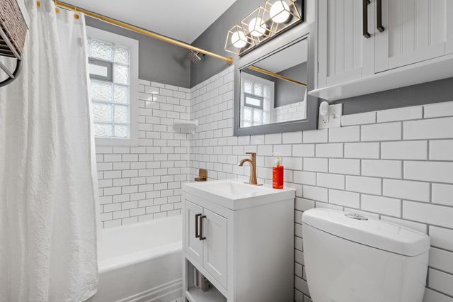 2825 Kentucky Avenue S, Saint Louis Park, MN 55426