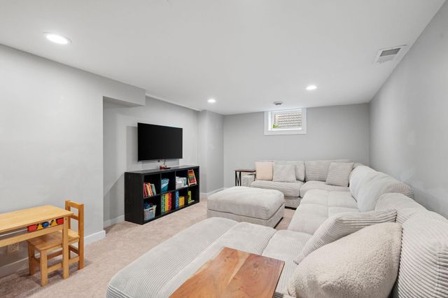 2825 Kentucky Avenue S, Saint Louis Park, MN 55426