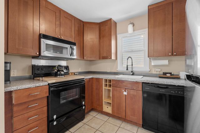 2825 Kentucky Avenue S, Saint Louis Park, MN 55426