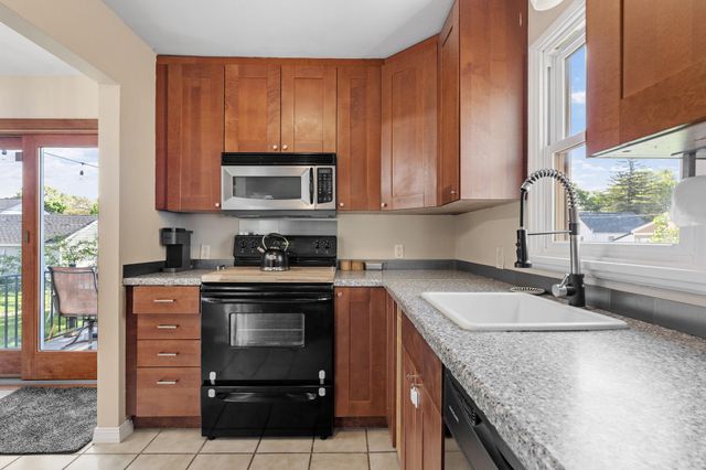 2825 Kentucky Avenue S, Saint Louis Park, MN 55426