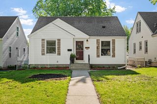 2825 Kentucky Avenue S, Saint Louis Park, MN 55426