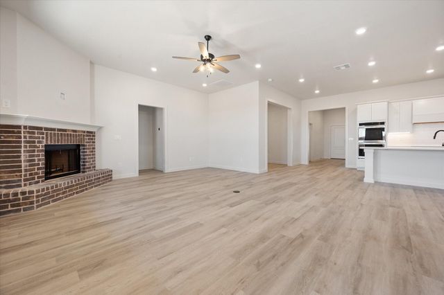 2912 Sunflower Avenue, Wolfforth, TX 79382