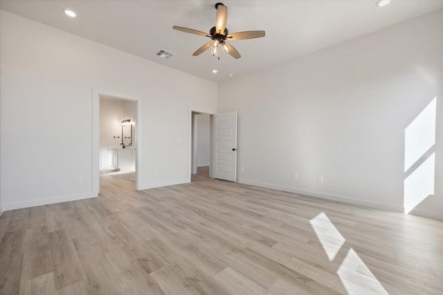 2912 Sunflower Avenue, Wolfforth, TX 79382