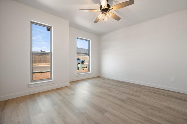 2912 Sunflower Avenue, Wolfforth, TX 79382