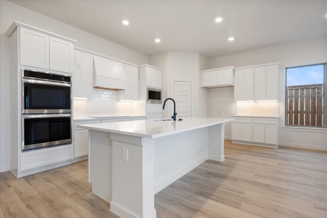 2912 Sunflower Avenue, Wolfforth, TX 79382