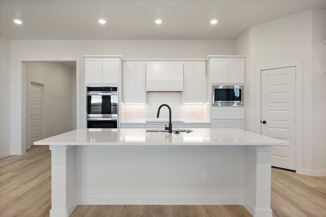 2912 Sunflower Avenue, Wolfforth, TX 79382