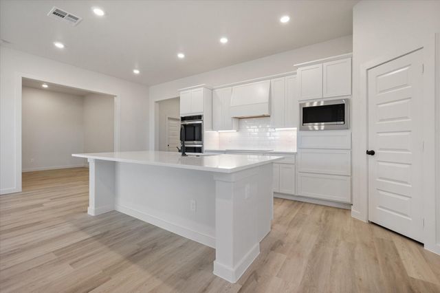 2912 Sunflower Avenue, Wolfforth, TX 79382