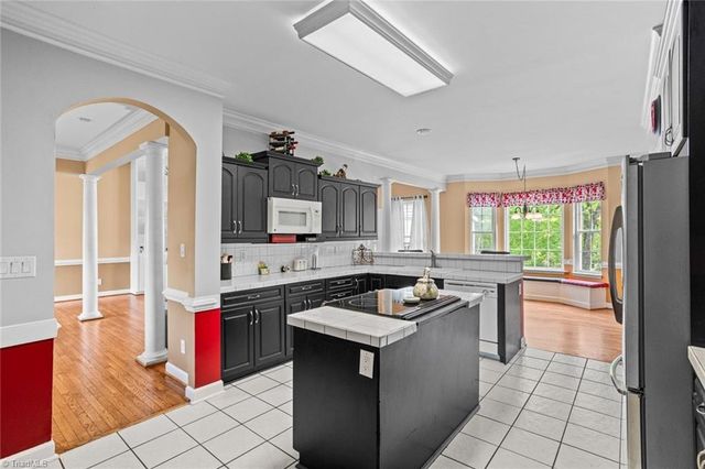 290 Greenturf Drive, Winston-salem, NC 27107