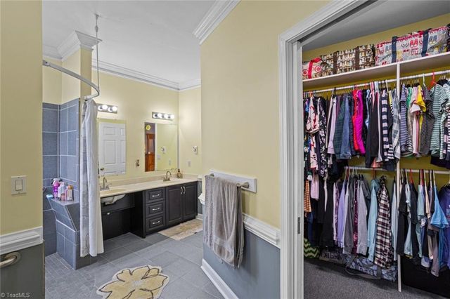 290 Greenturf Drive, Winston-salem, NC 27107