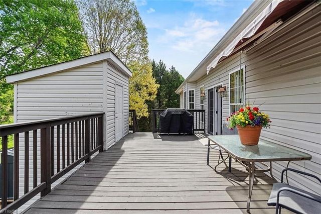 290 Greenturf Drive, Winston-salem, NC 27107