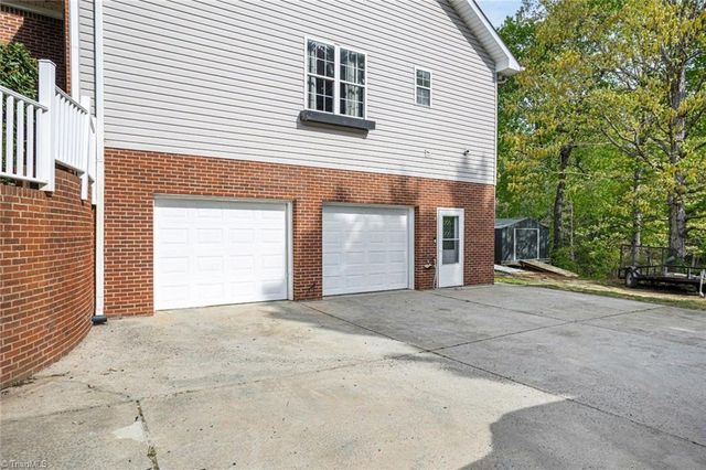 290 Greenturf Drive, Winston-salem, NC 27107