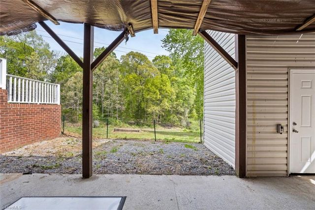 290 Greenturf Drive, Winston-salem, NC 27107