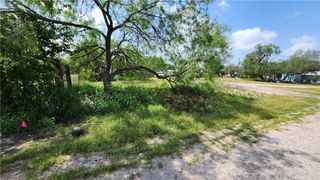 309 Cabrero St, George West, TX 78022