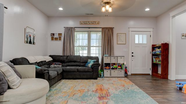 6205 W Lincoln Streets, Richland, IN 47634