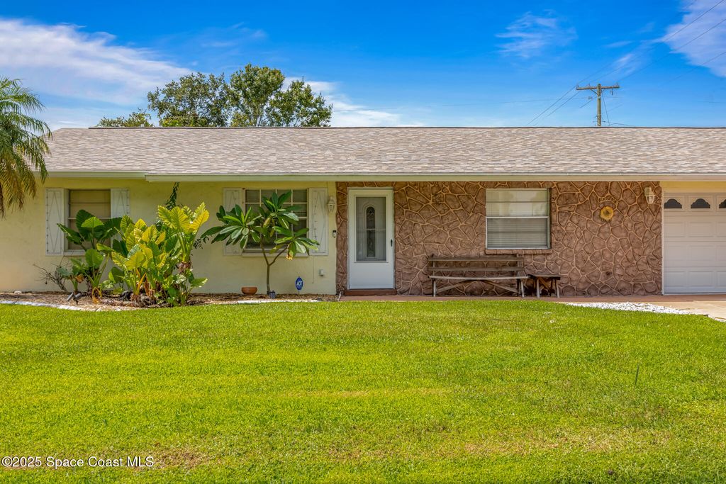 350 Riley Avenue NE, Palm Bay, FL 32907