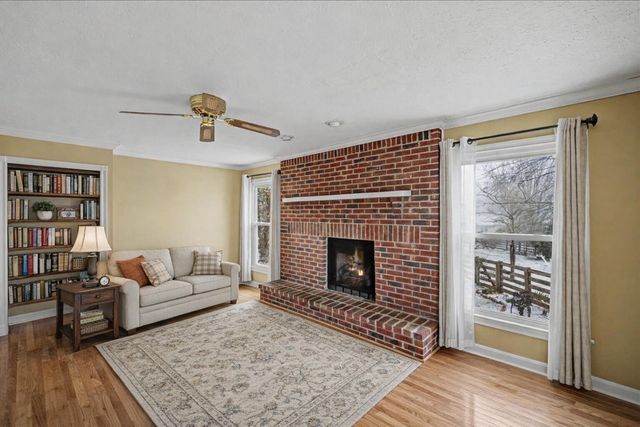 901 Woodglen Court, Lexington, KY 40515