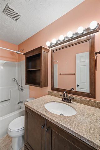 901 Woodglen Court, Lexington, KY 40515