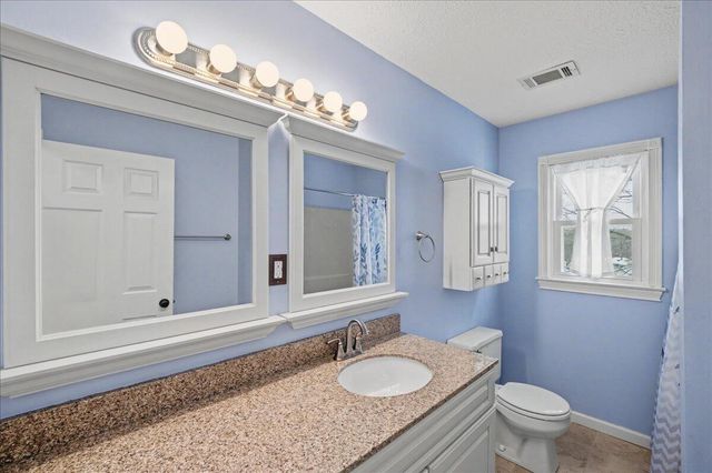 901 Woodglen Court, Lexington, KY 40515