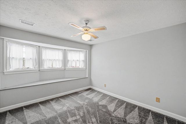 901 Woodglen Court, Lexington, KY 40515