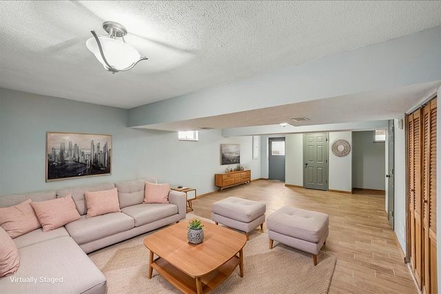 901 Woodglen Court, Lexington, KY 40515