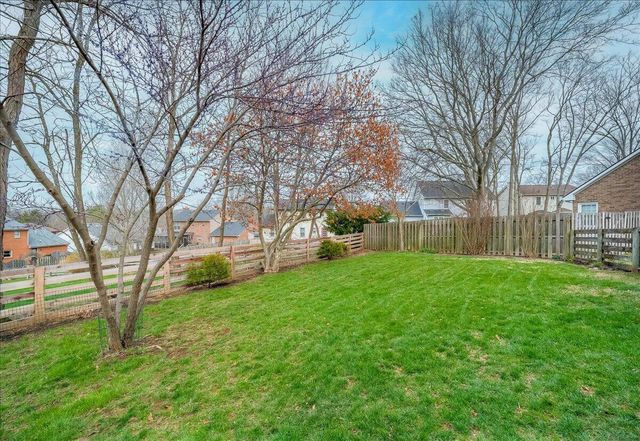 901 Woodglen Court, Lexington, KY 40515