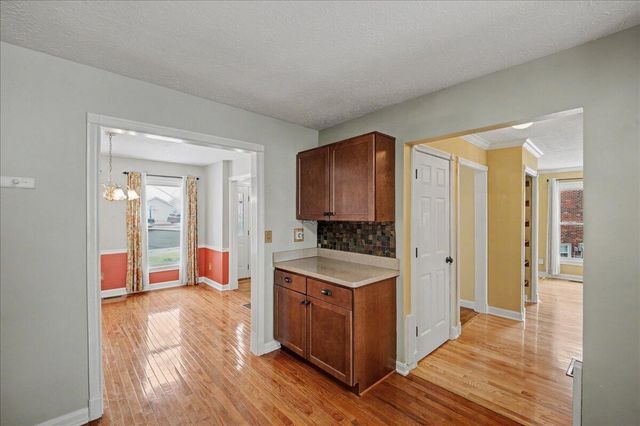 901 Woodglen Court, Lexington, KY 40515