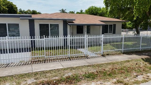 5325 SW 22nd St, West Park, FL 33023