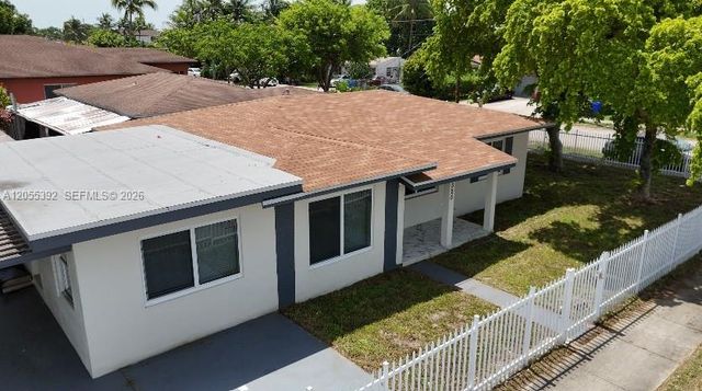 5325 SW 22nd St, West Park, FL 33023