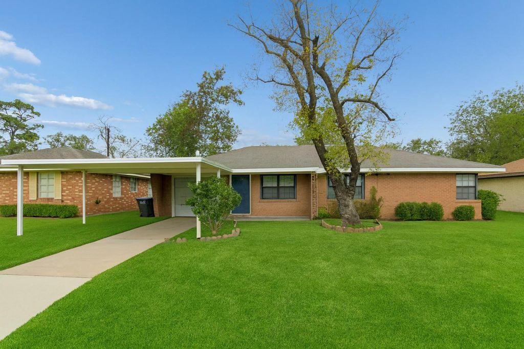 9029 Homewood Lane, Houston, TX 77078