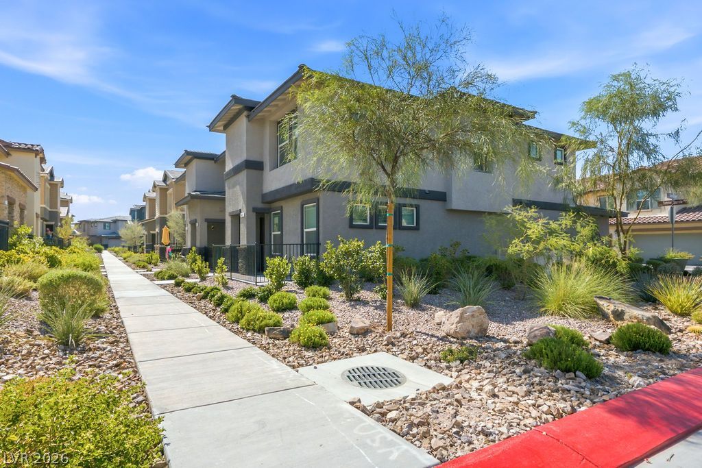 341 Summer Sparrow Avenue, Henderson, NV 89011