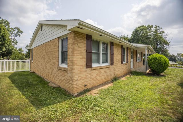 12 BELLE VISTA DR, Marysville, PA 17053