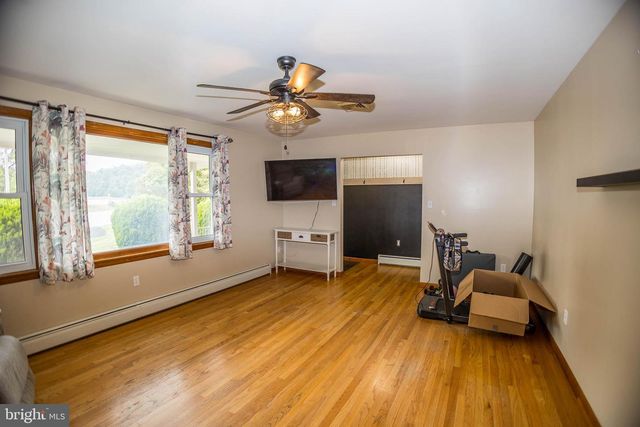 12 BELLE VISTA DR, Marysville, PA 17053