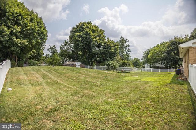 12 BELLE VISTA DR, Marysville, PA 17053