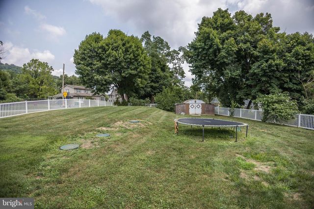 12 BELLE VISTA DR, Marysville, PA 17053